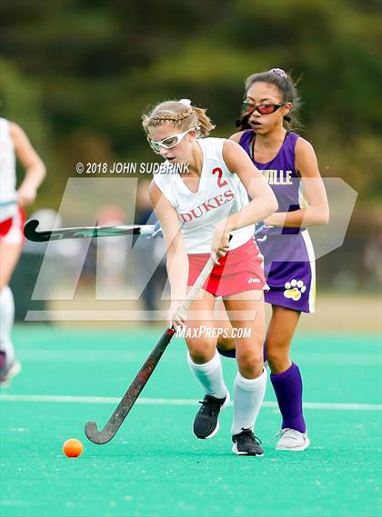 Thumbnail 1 in Menchville vs Gloucester (VHSL Class 5 Regional Final) photogallery.