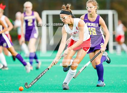 Thumbnail 3 in Menchville vs Gloucester (VHSL Class 5 Regional Final) photogallery.
