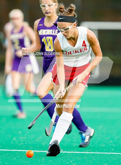 Thumbnail 2 in Menchville vs Gloucester (VHSL Class 5 Regional Final) photogallery.