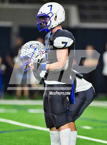 Thumbnail 2 in Sunnyvale vs. Pleasant Grove (UIL 4A Semifinal) photogallery.