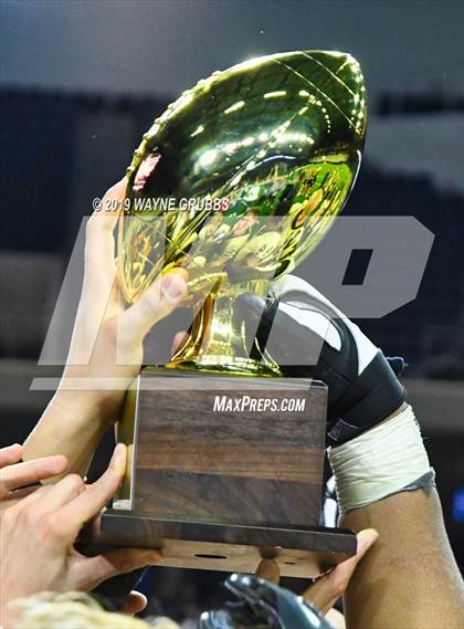 Thumbnail 2 in Sunnyvale vs. Pleasant Grove (UIL 4A Semifinal) photogallery.