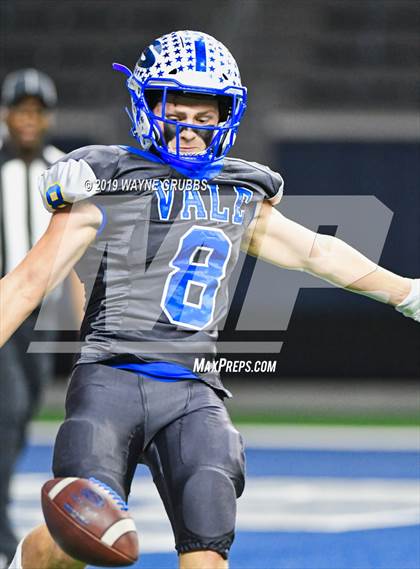 Thumbnail 1 in Sunnyvale vs. Pleasant Grove (UIL 4A Semifinal) photogallery.