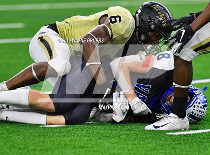 Thumbnail 3 in Sunnyvale vs. Pleasant Grove (UIL 4A Semifinal) photogallery.