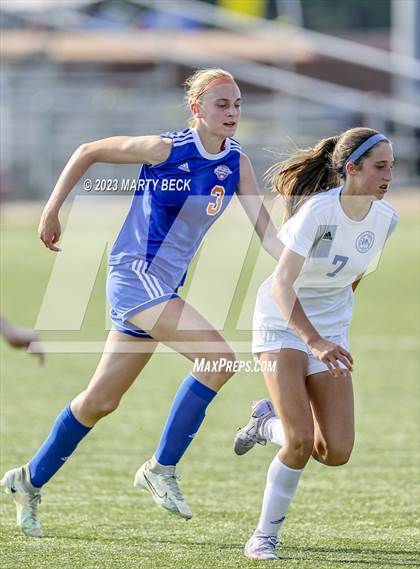 Thumbnail 3 in Clayton v St. Pius X (MSHSAA Class 2 State Championship) photogallery.