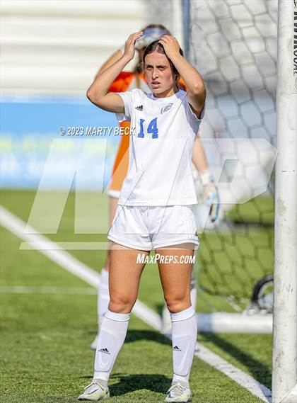 Thumbnail 2 in Clayton v St. Pius X (MSHSAA Class 2 State Championship) photogallery.