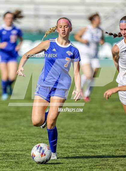 Thumbnail 2 in Clayton v St. Pius X (MSHSAA Class 2 State Championship) photogallery.