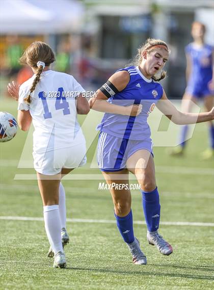 Thumbnail 2 in Clayton v St. Pius X (MSHSAA Class 2 State Championship) photogallery.