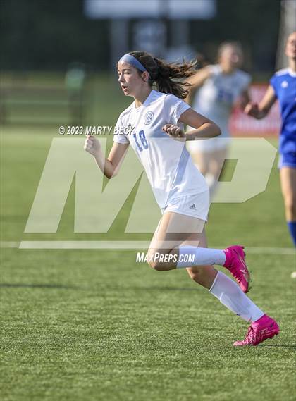 Thumbnail 1 in Clayton v St. Pius X (MSHSAA Class 2 State Championship) photogallery.