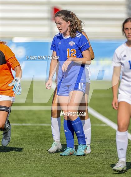 Thumbnail 1 in Clayton v St. Pius X (MSHSAA Class 2 State Championship) photogallery.