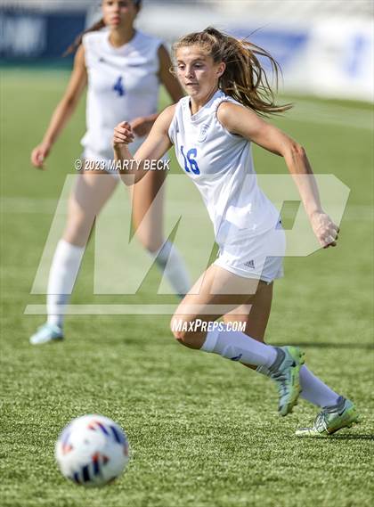Thumbnail 1 in Clayton v St. Pius X (MSHSAA Class 2 State Championship) photogallery.