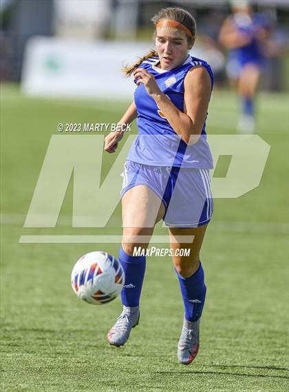 Thumbnail 3 in Clayton v St. Pius X (MSHSAA Class 2 State Championship) photogallery.