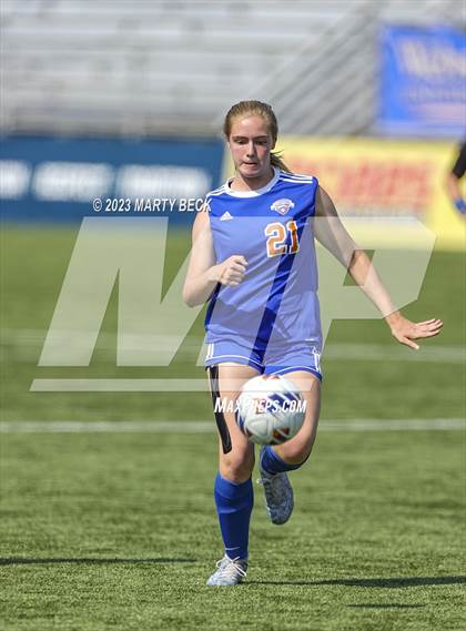 Thumbnail 1 in Clayton v St. Pius X (MSHSAA Class 2 State Championship) photogallery.