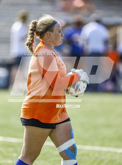 Thumbnail 1 in Clayton v St. Pius X (MSHSAA Class 2 State Championship) photogallery.