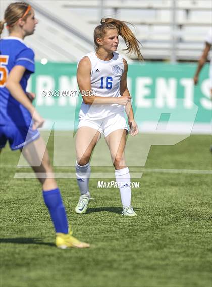 Thumbnail 3 in Clayton v St. Pius X (MSHSAA Class 2 State Championship) photogallery.