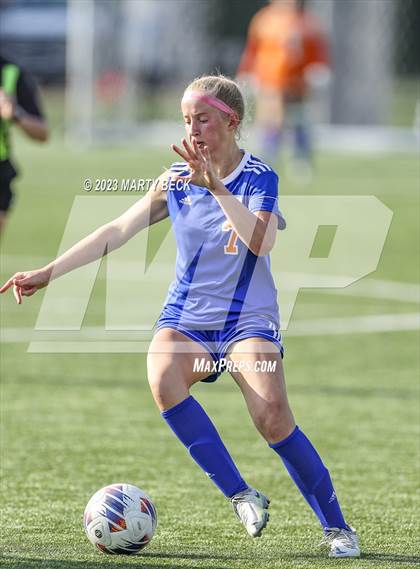 Thumbnail 1 in Clayton v St. Pius X (MSHSAA Class 2 State Championship) photogallery.