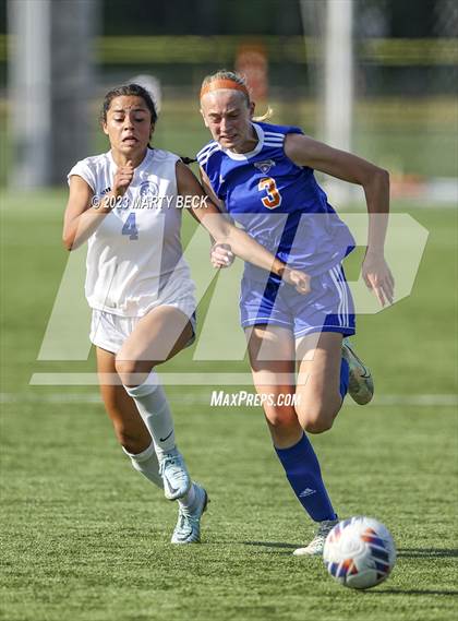 Thumbnail 1 in Clayton v St. Pius X (MSHSAA Class 2 State Championship) photogallery.