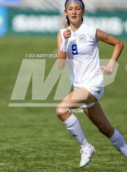 Thumbnail 1 in Clayton v St. Pius X (MSHSAA Class 2 State Championship) photogallery.