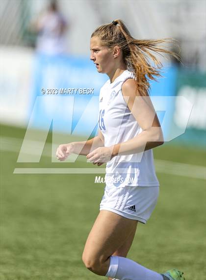 Thumbnail 1 in Clayton v St. Pius X (MSHSAA Class 2 State Championship) photogallery.