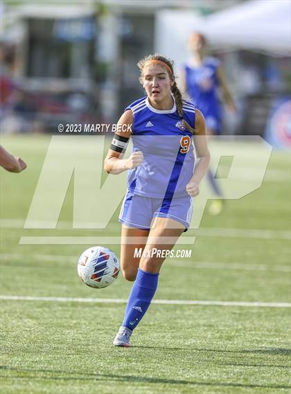 Thumbnail 3 in Clayton v St. Pius X (MSHSAA Class 2 State Championship) photogallery.