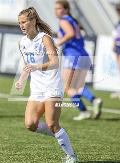 Thumbnail 1 in Clayton v St. Pius X (MSHSAA Class 2 State Championship) photogallery.