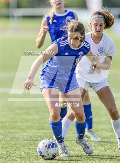 Thumbnail 3 in Clayton v St. Pius X (MSHSAA Class 2 State Championship) photogallery.