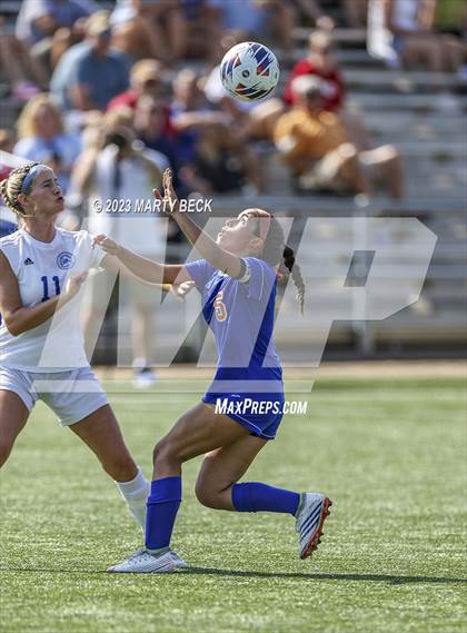 Thumbnail 3 in Clayton v St. Pius X (MSHSAA Class 2 State Championship) photogallery.