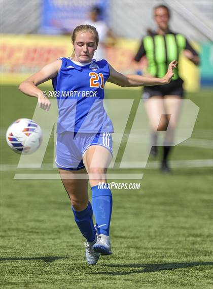 Thumbnail 2 in Clayton v St. Pius X (MSHSAA Class 2 State Championship) photogallery.