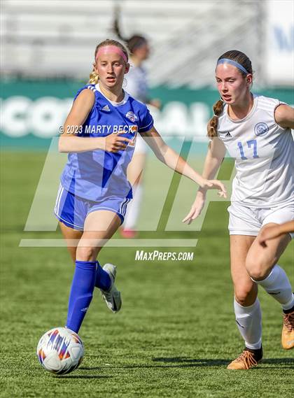 Thumbnail 1 in Clayton v St. Pius X (MSHSAA Class 2 State Championship) photogallery.