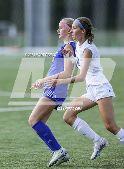 Thumbnail 1 in Clayton v St. Pius X (MSHSAA Class 2 State Championship) photogallery.