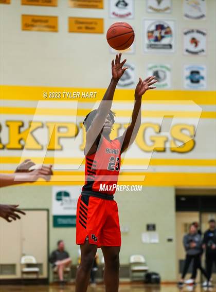 Thumbnail 1 in Beech Grove vs. Indianapolis Washington (IHSAA 3A Sectional Final) photogallery.