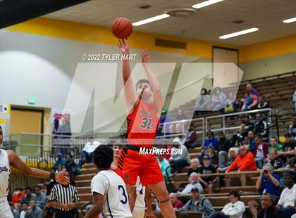 Thumbnail 2 in Beech Grove vs. Indianapolis Washington (IHSAA 3A Sectional Final) photogallery.