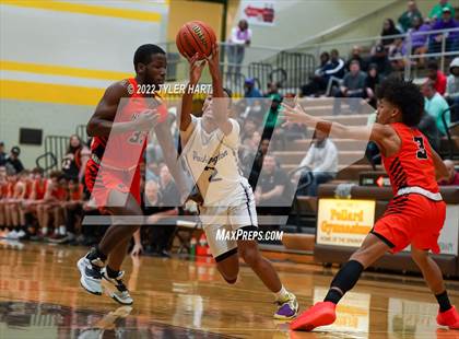 Thumbnail 1 in Beech Grove vs. Indianapolis Washington (IHSAA 3A Sectional Final) photogallery.