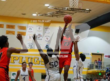 Thumbnail 2 in Beech Grove vs. Indianapolis Washington (IHSAA 3A Sectional Final) photogallery.