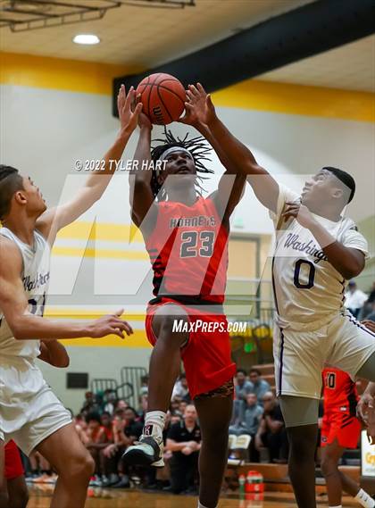 Thumbnail 2 in Beech Grove vs. Indianapolis Washington (IHSAA 3A Sectional Final) photogallery.