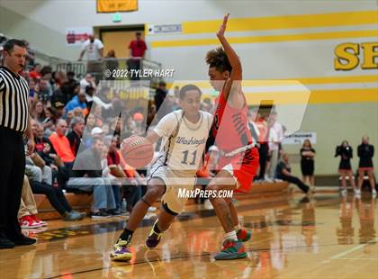Thumbnail 1 in Beech Grove vs. Indianapolis Washington (IHSAA 3A Sectional Final) photogallery.