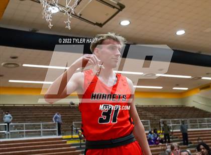 Thumbnail 3 in Beech Grove vs. Indianapolis Washington (IHSAA 3A Sectional Final) photogallery.