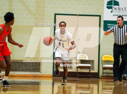 Thumbnail 1 in Beech Grove vs. Indianapolis Washington (IHSAA 3A Sectional Final) photogallery.