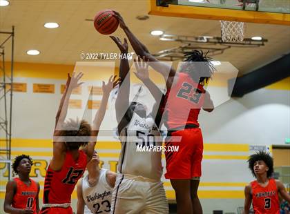 Thumbnail 2 in Beech Grove vs. Indianapolis Washington (IHSAA 3A Sectional Final) photogallery.