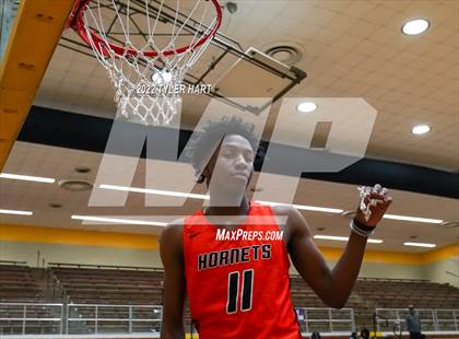 Thumbnail 2 in Beech Grove vs. Indianapolis Washington (IHSAA 3A Sectional Final) photogallery.