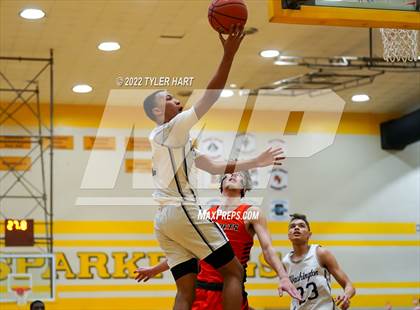 Thumbnail 3 in Beech Grove vs. Indianapolis Washington (IHSAA 3A Sectional Final) photogallery.