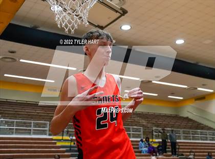 Thumbnail 1 in Beech Grove vs. Indianapolis Washington (IHSAA 3A Sectional Final) photogallery.