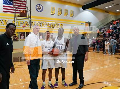 Thumbnail 1 in Beech Grove vs. Indianapolis Washington (IHSAA 3A Sectional Final) photogallery.