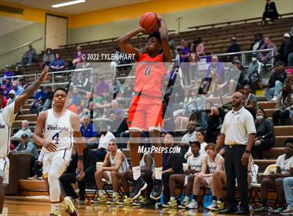 Thumbnail 2 in Beech Grove vs. Indianapolis Washington (IHSAA 3A Sectional Final) photogallery.