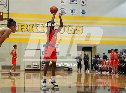 Thumbnail 3 in Beech Grove vs. Indianapolis Washington (IHSAA 3A Sectional Final) photogallery.
