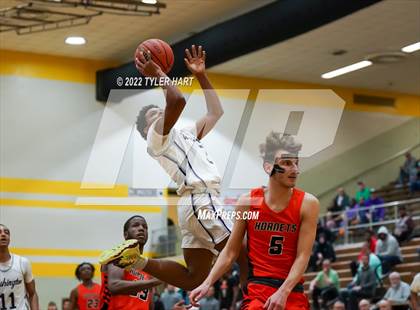 Thumbnail 1 in Beech Grove vs. Indianapolis Washington (IHSAA 3A Sectional Final) photogallery.
