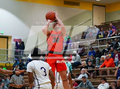 Thumbnail 1 in Beech Grove vs. Indianapolis Washington (IHSAA 3A Sectional Final) photogallery.
