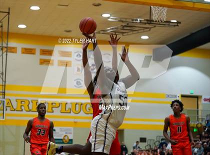 Thumbnail 3 in Beech Grove vs. Indianapolis Washington (IHSAA 3A Sectional Final) photogallery.