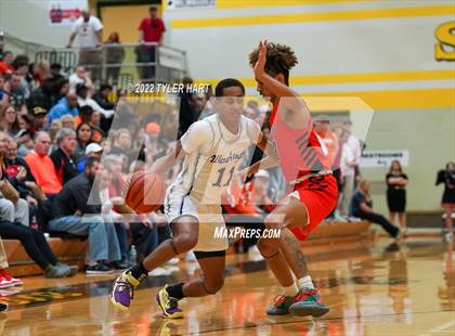 Thumbnail 3 in Beech Grove vs. Indianapolis Washington (IHSAA 3A Sectional Final) photogallery.