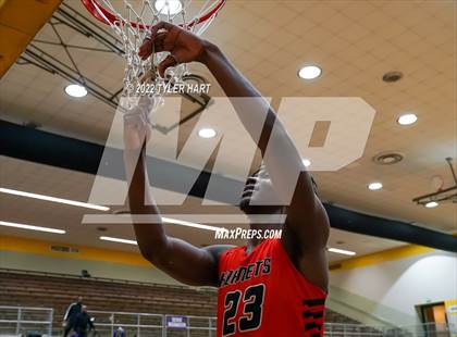 Thumbnail 1 in Beech Grove vs. Indianapolis Washington (IHSAA 3A Sectional Final) photogallery.