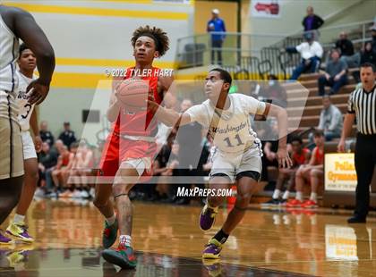 Thumbnail 2 in Beech Grove vs. Indianapolis Washington (IHSAA 3A Sectional Final) photogallery.